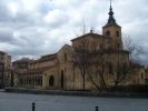 Iglesi_S_Maria_mayor_en_Coca,_muralla_y_pueblo_(12).jpg